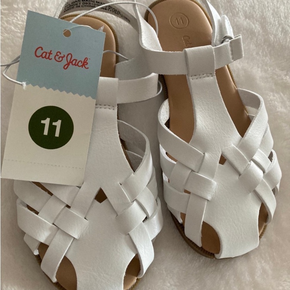 Cat & Jack beautiful white Sandals size 11